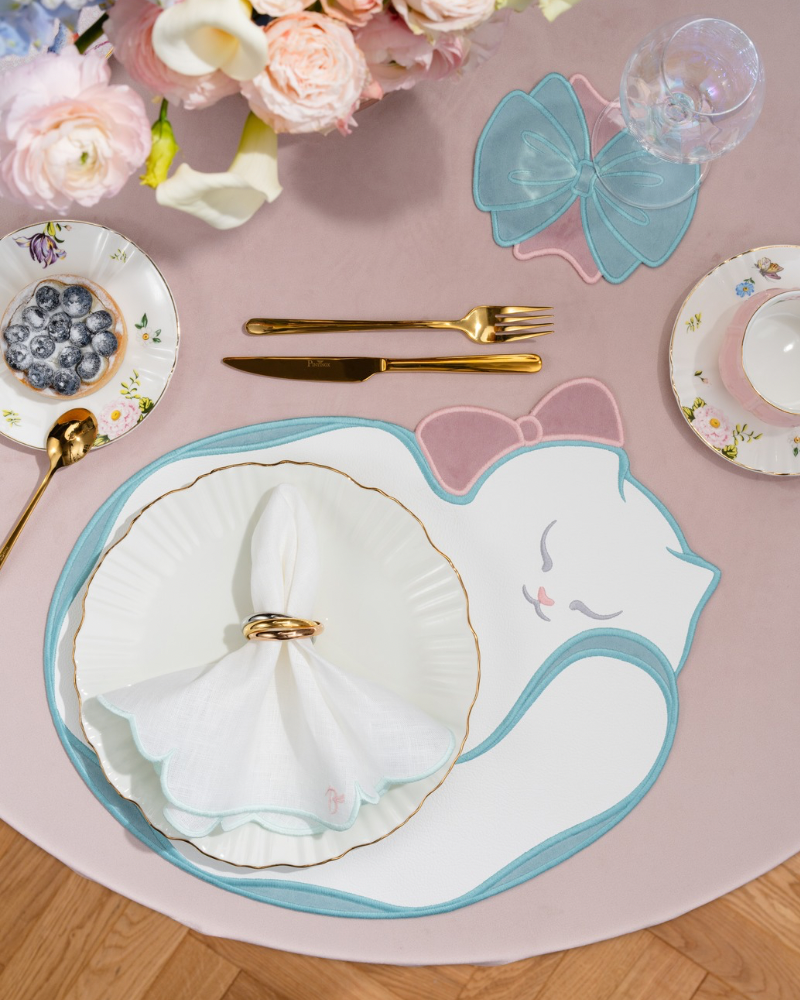 Meowshka x Truffle Bee